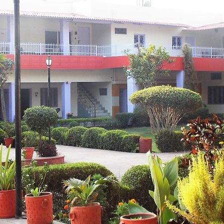 Hotel Goverdhan Tourist Complex Fatehpur Sīkri Dış mekan fotoğraf