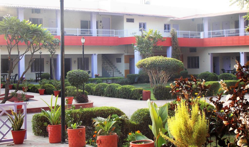 Hotel Goverdhan Tourist Complex Fatehpur Sīkri Dış mekan fotoğraf